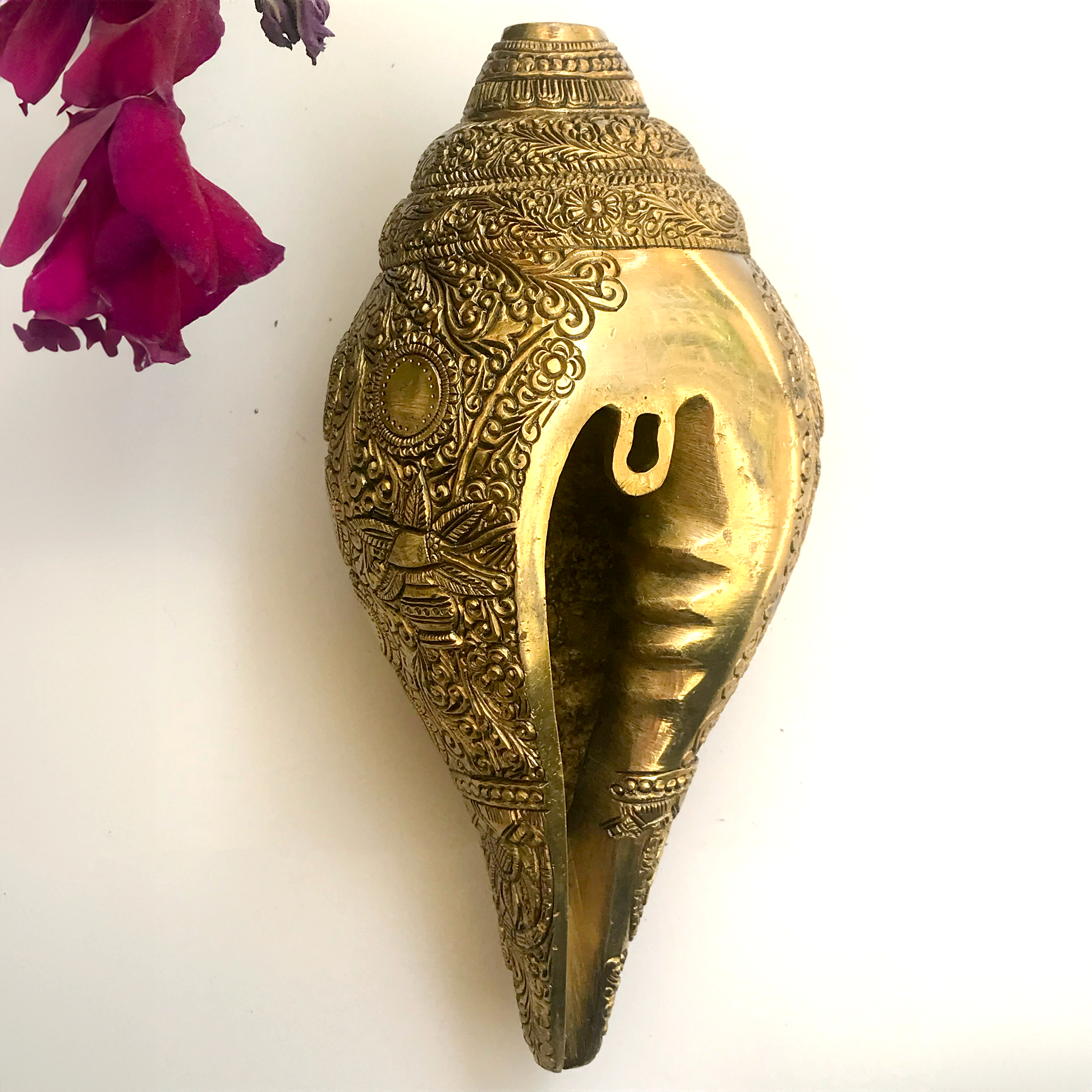 SAMA Homes - Wholesale Wall Accent - Vishnu 18 Faces Brass Conch Wall Hanging Shell, Hand Carved Hindu Religious Symbol2