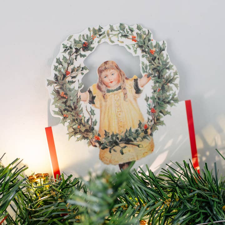 Mamelok - Wholesale Christmas card - GIRL AND HOLLY WREATH NOSTALGIC CHRISTMAS CARD1