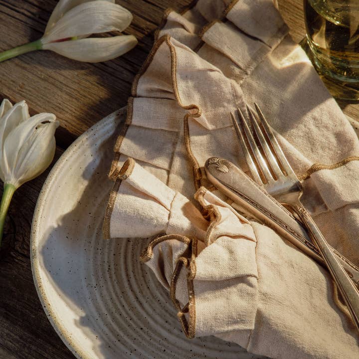 Villa Lua Home - Wholesale Dinner & Cloth Napkin - Ruffle Linen Blend Napkin