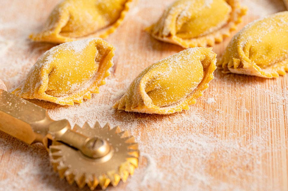 LA GONDOLA - Vendita all'ingrosso Utensile/attrezzo da cucina - Tagliapasta Professionale, Rotella Zigrinata in Ottone13