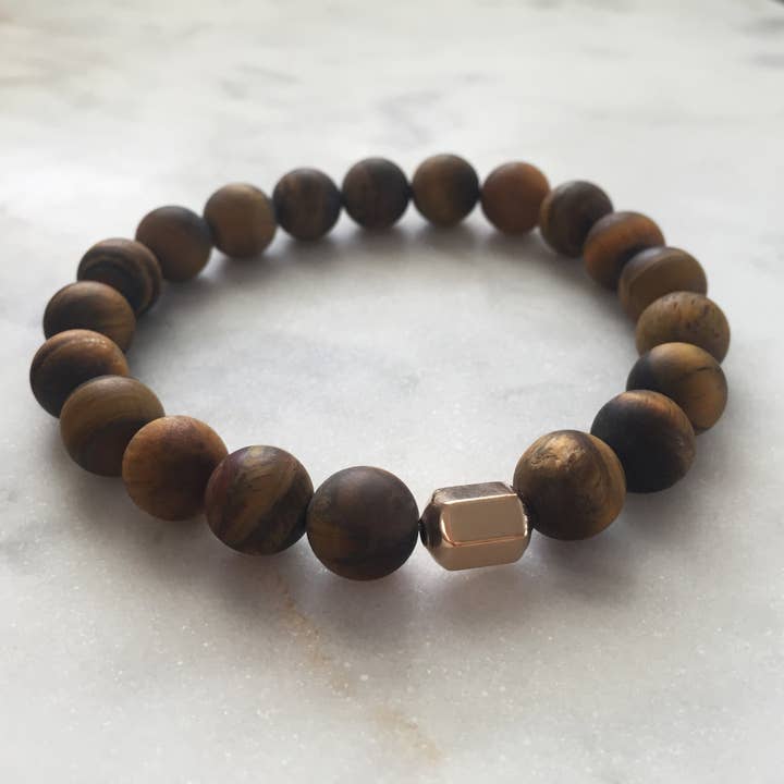 Bracelet pour homme He Am I - Œil de tigre doré pour la vente par Samata Stones