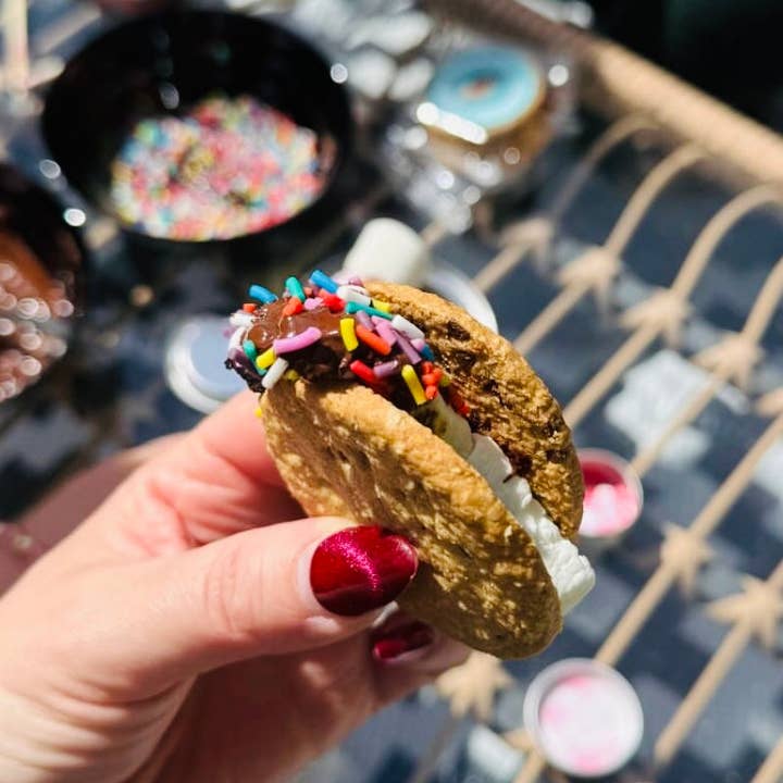 Toast'd – wholesale DIY food kit – Vegan - Large S'mores Gifting Kit2