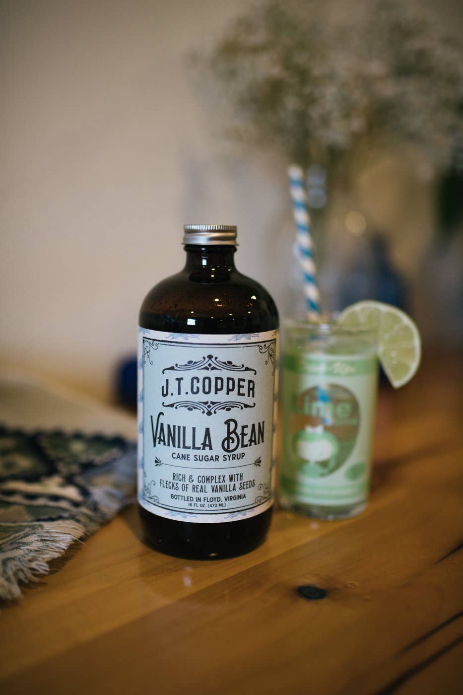 Red Rooster Coffee Roaster - Wholesale Cocktail Mix/Syrup - Vanilla Bean Syrup – Real Bean & Rich Flavor (16 oz)1