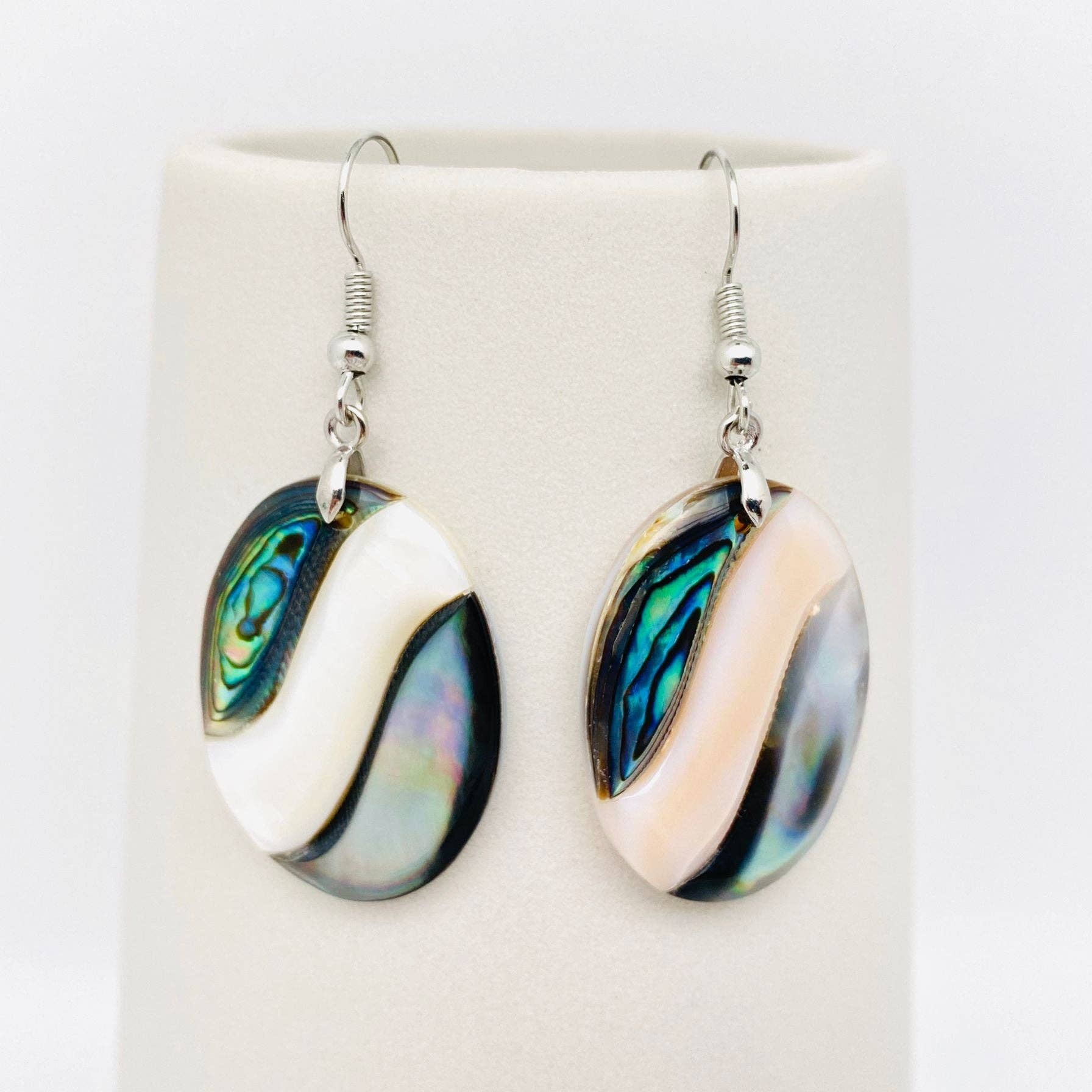 Mio Queena - Vendita all'ingrosso Orecchini pendenti - Orecchini pendenti geometrici a conchiglia di abalone multistile1