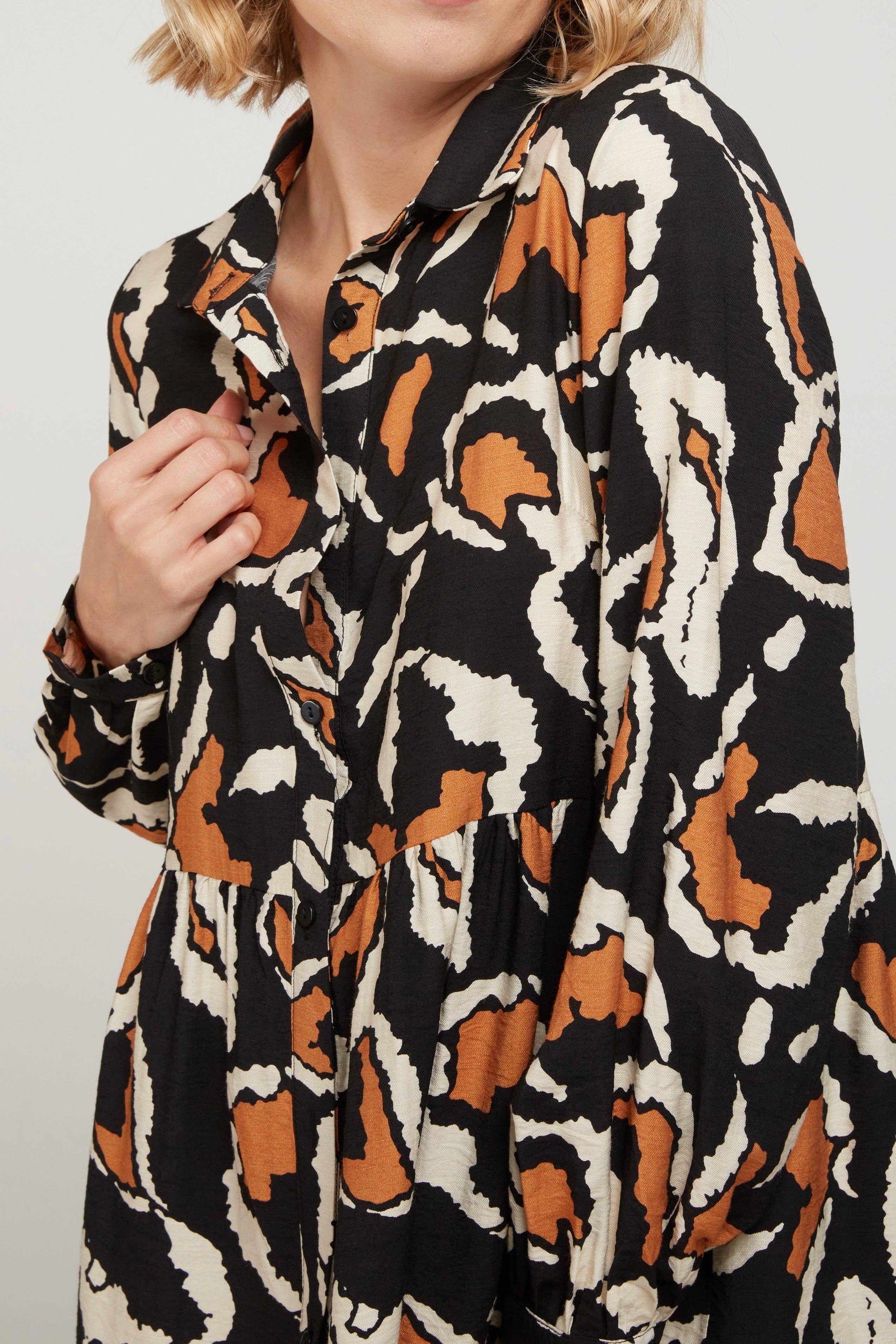 Andy & Lucy - Vendita all'ingrosso Vestito - Donna - MANOLA - Abito corto stampato - colletto a camicia, maniche lunghe3