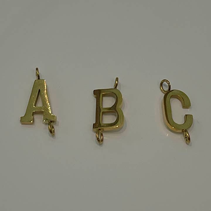 Anfangsbuchstabe mit goldenem Doppelanschluss für den Großhandel von Glam Bar Bazaar