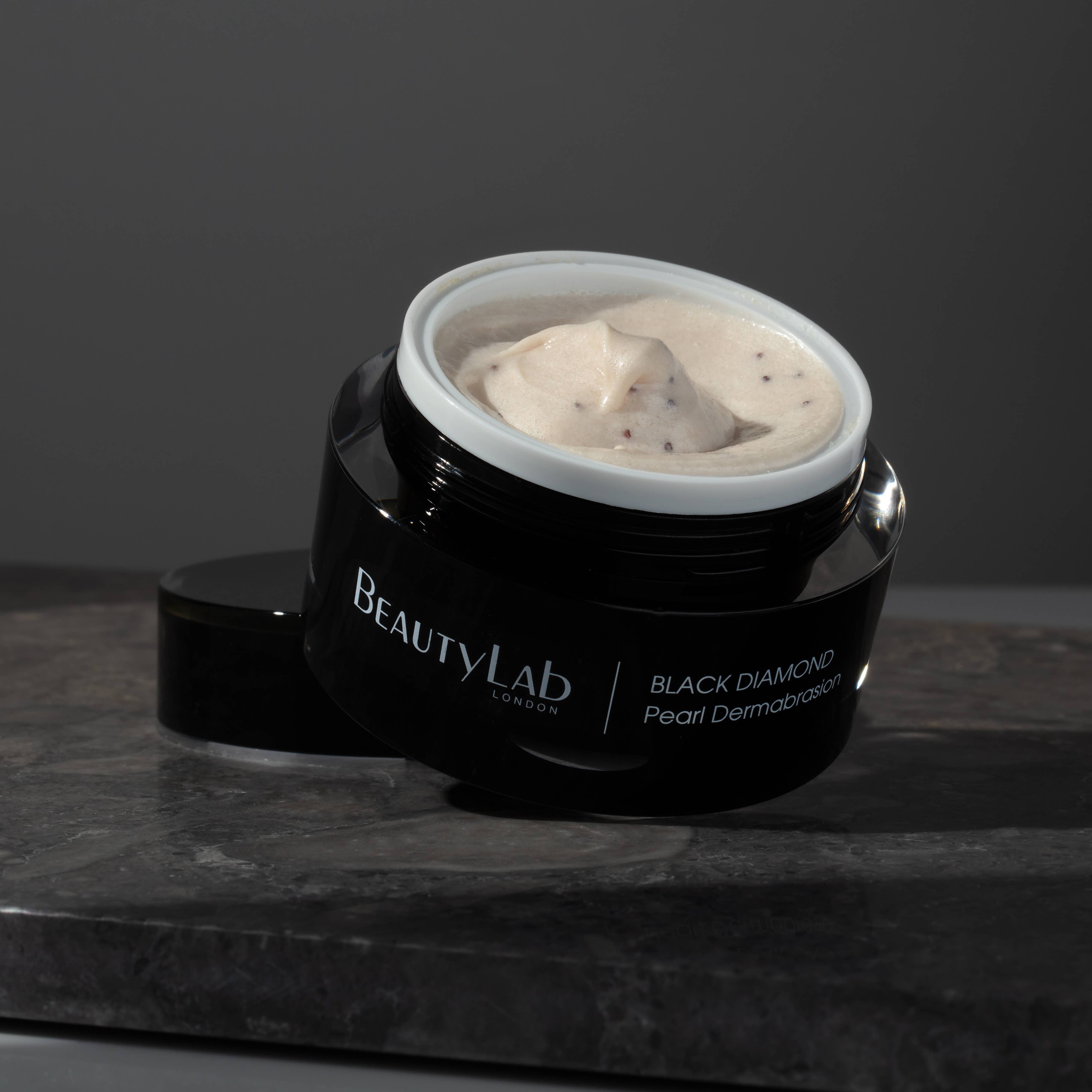 BeautyLab – wholesale Facial exfoliant/scrub – BeautyLab Black Diamond® Pearl Dermabrasion: 50ml







0