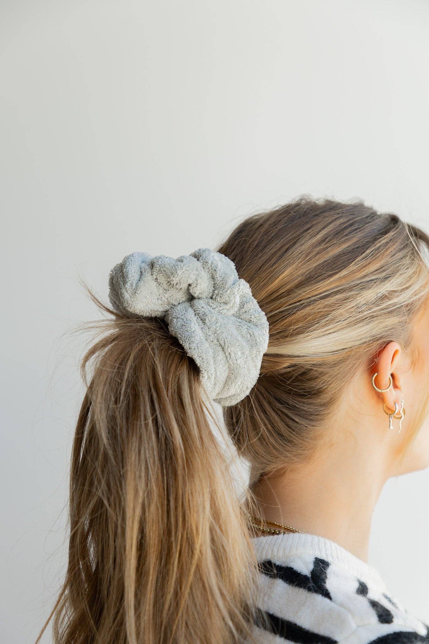 KAXI - Wholesale Scrunchie - Women's - OVERSIZED TOWEL SCRUNCHIES ( 18 COLORS )6