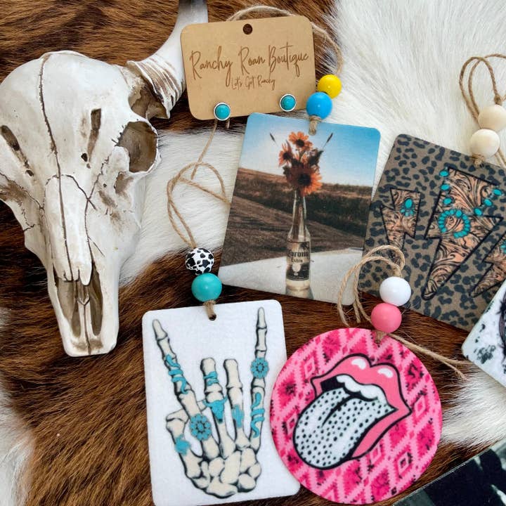 Ranchy Roan Boutique - Vente Désodorisant pour voiture – femme - Western Cowgirl Felt Freshie