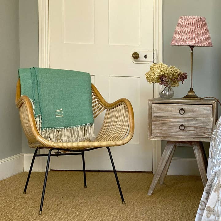 Plaid in lana merino color pistacchio per la vendita all'ingrosso da parte di FARO