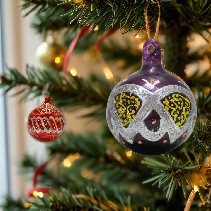 Handmade and painted Christmas Baubles for wholesale by Aramica