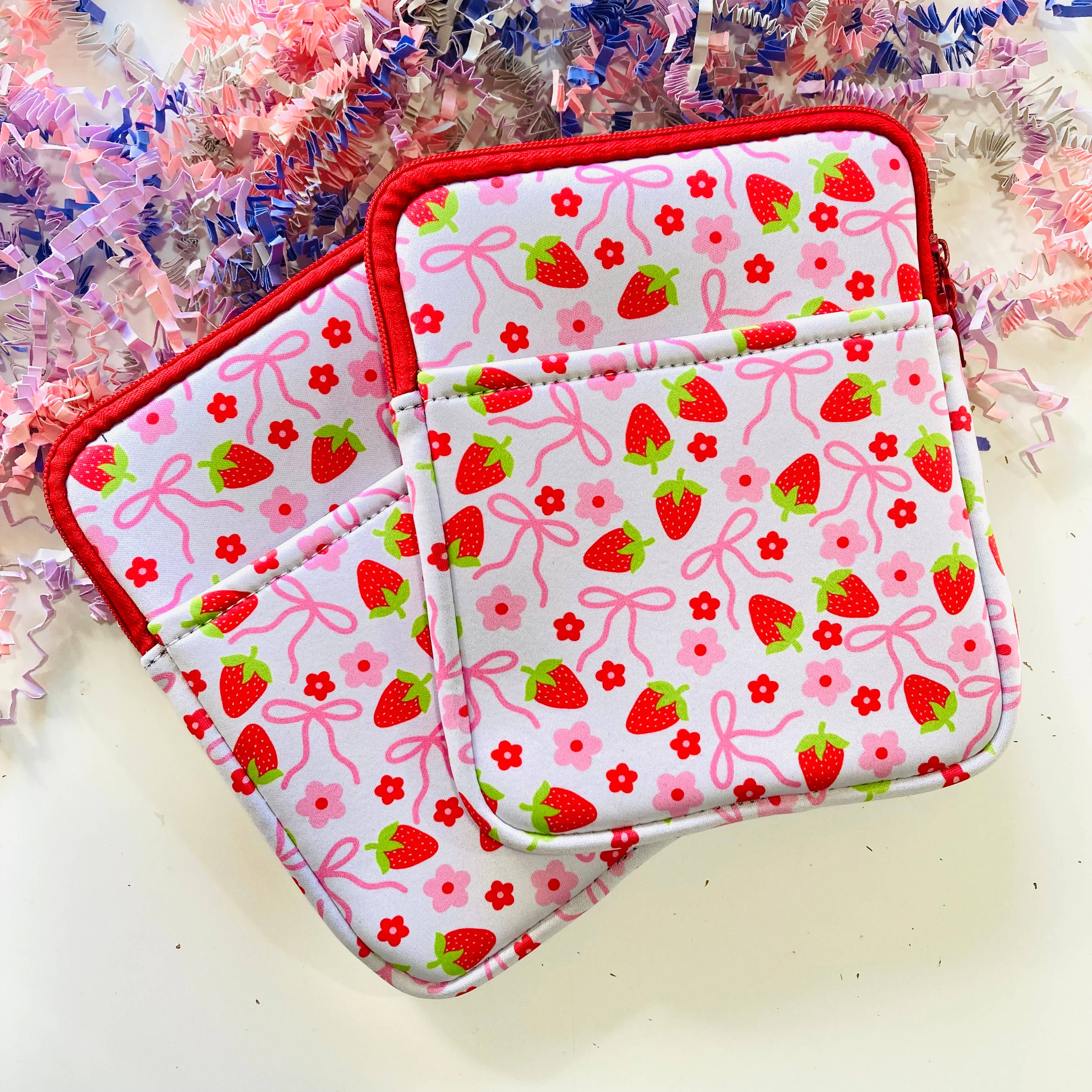 Chapter & Ink - Wholesale Book Cover - Strawberry & Bows E-Reader Book Sleeve2