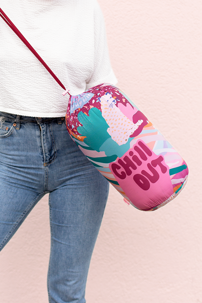 Talking Out of Turn - Wholesale Decoratiedeken - Puffy deken met opvallende prints en kleuren13