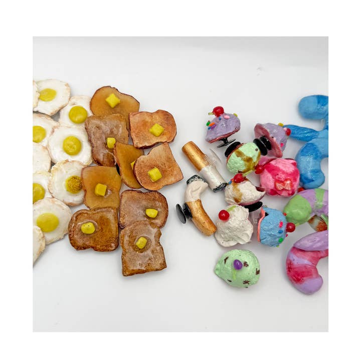 Charms Croc Crevette Œuf Cigarette Toast Jibbitz pour la vente par Anna Chovie