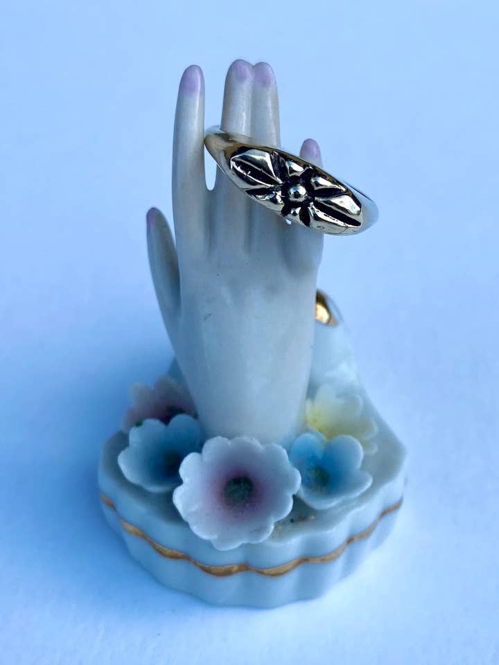 Himmelsk sunburst ring i mässing för wholesale av Serpentine