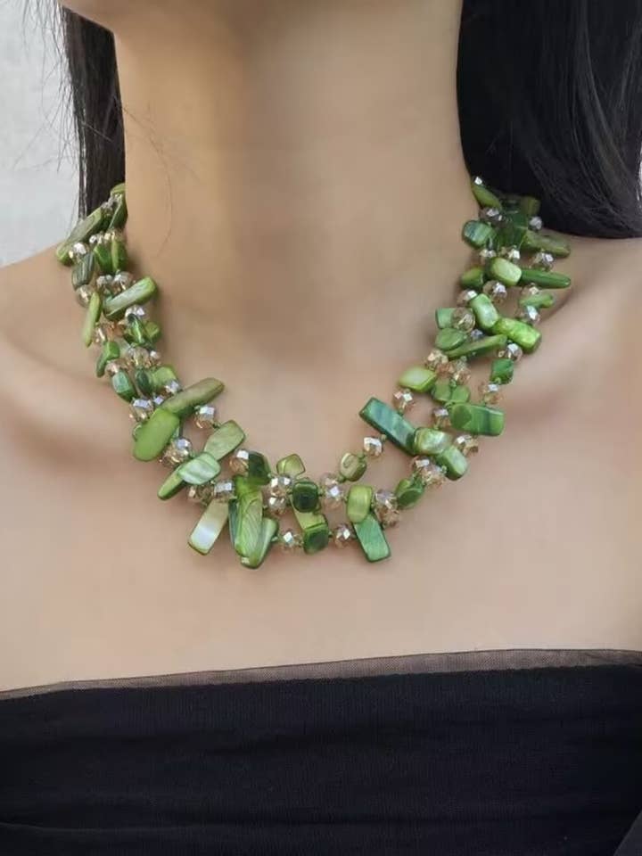 Collana a più strati con cristallo irregolare alla moda DP25D773 per la vendita all'ingrosso da parte di Dipped Shop