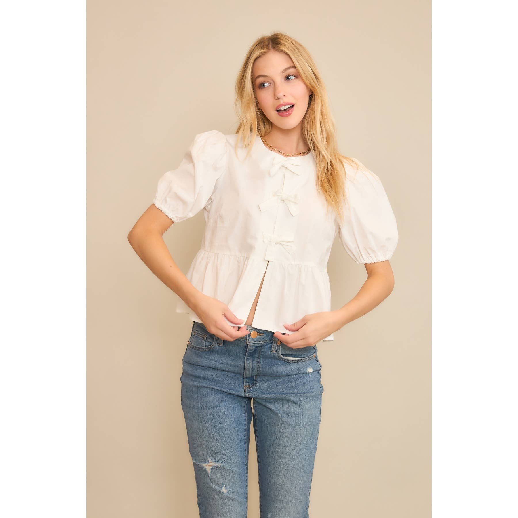 Sweet Generis – Großhandel Bluse – Damen – Babydoll-Bluse aus Baumwollgewebe mit offenem Vorderteil und Schleifendetails16