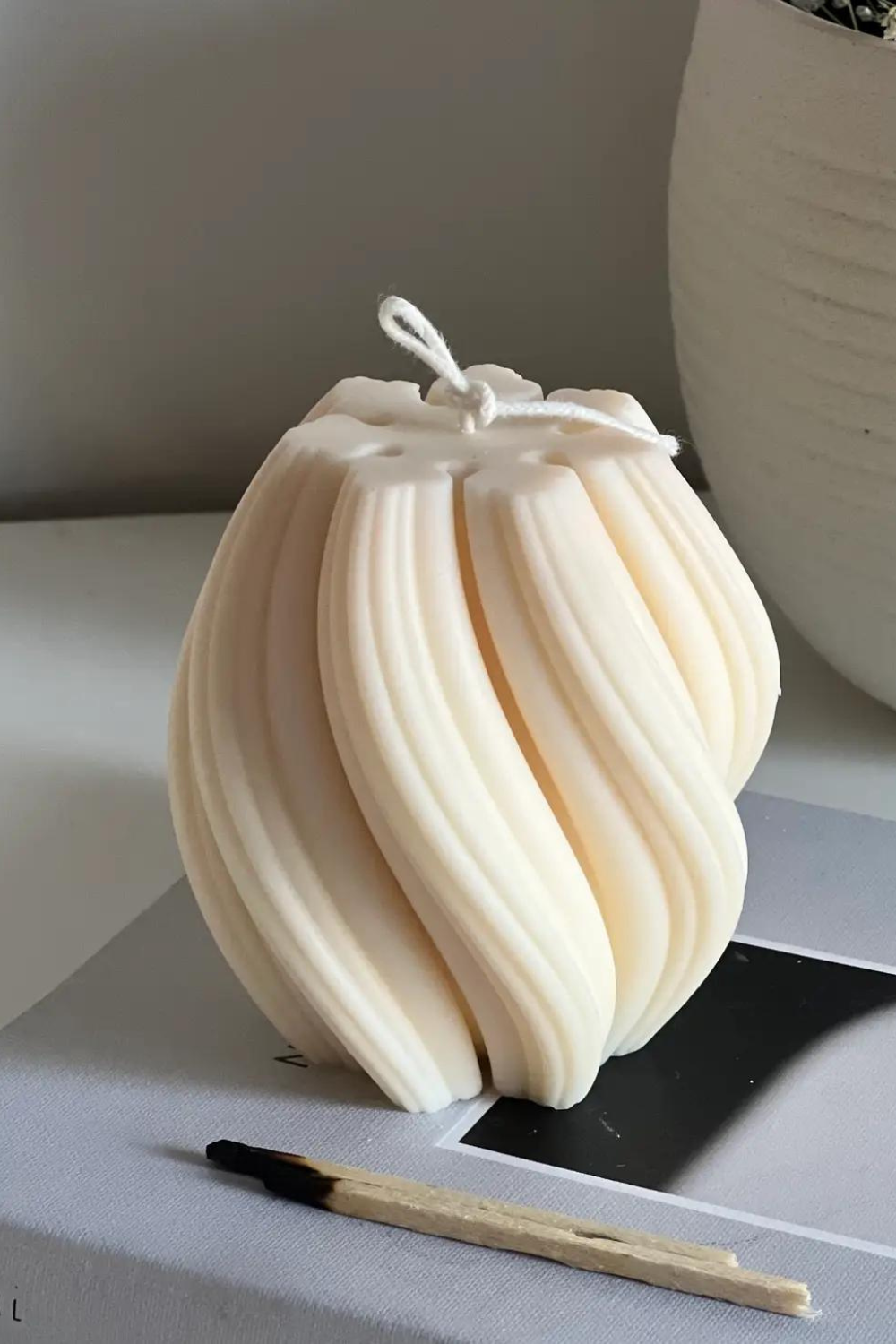 Vive Candles - Wholesale Novelty Candle - Swirl Candle1