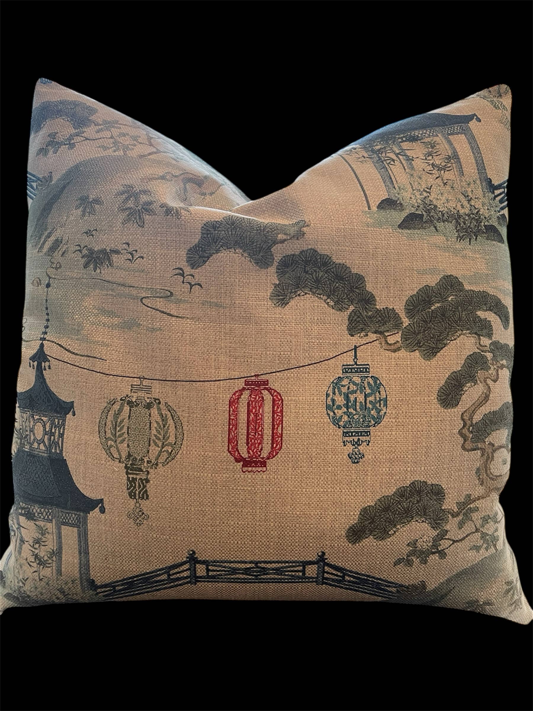 Dahlia & Grace pillows - Wholesale Decoratief kussen - Nia Chinoiserie Sierkussen 22 inch met Veren Vulling1