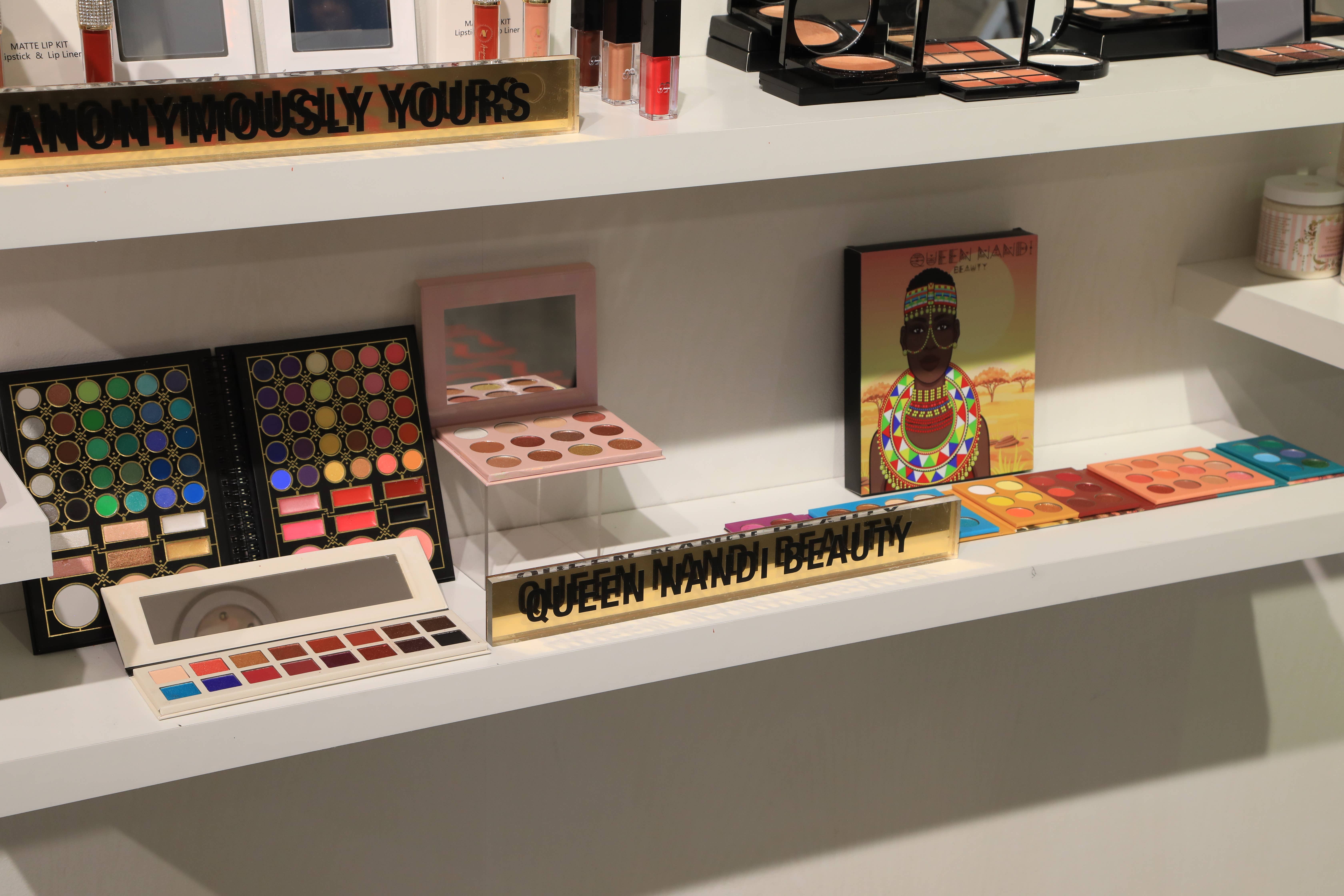 Queen Nandi Beauty - Vendita all'ingrosso Palette di ombretti - Palette ombretti Masaii Queen con 78 colori ad alta pigmentazione2