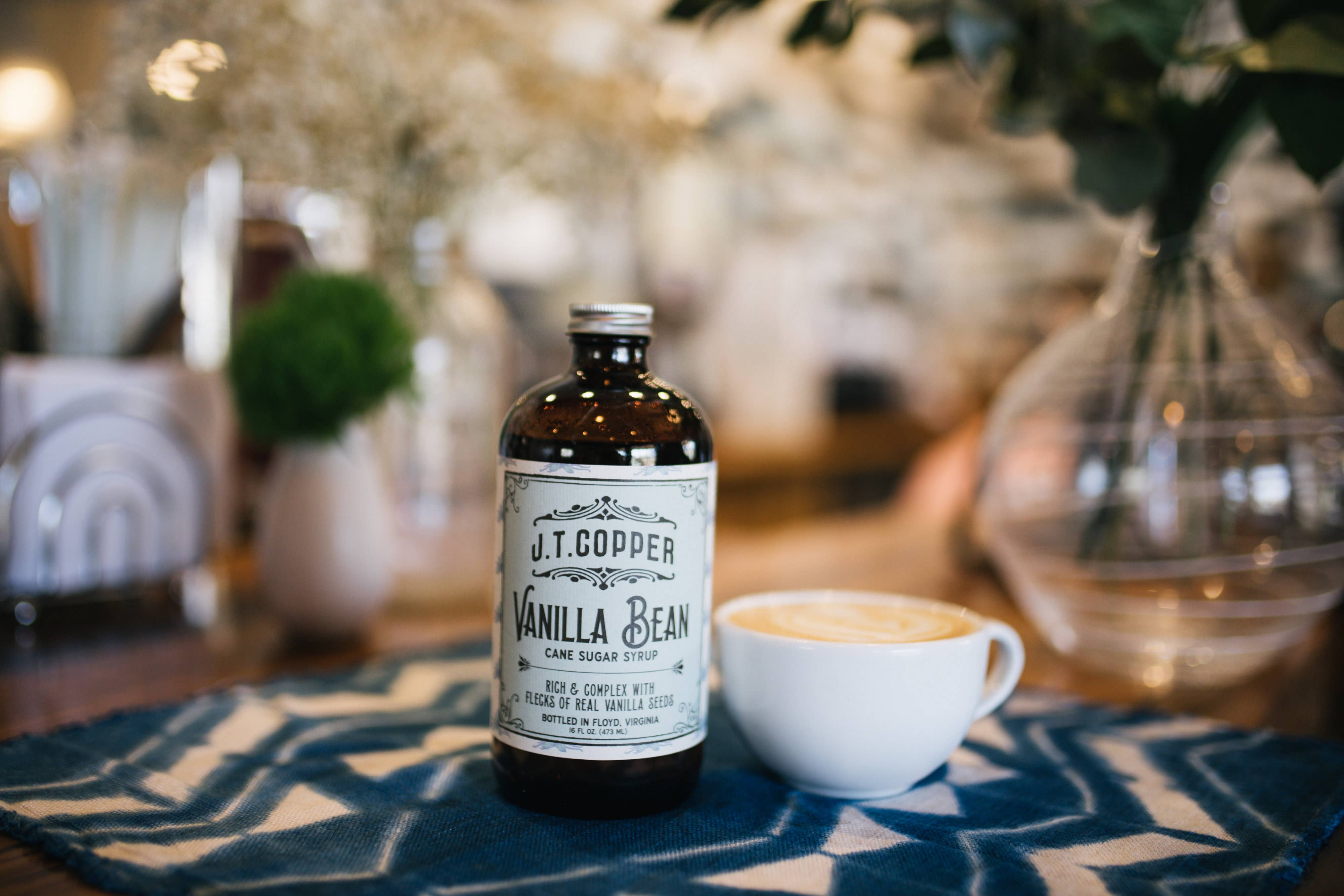 Red Rooster Coffee Roaster - Wholesale Cocktail Mix/Syrup - Vanilla Bean Syrup – Real Bean & Rich Flavor (16 oz)2