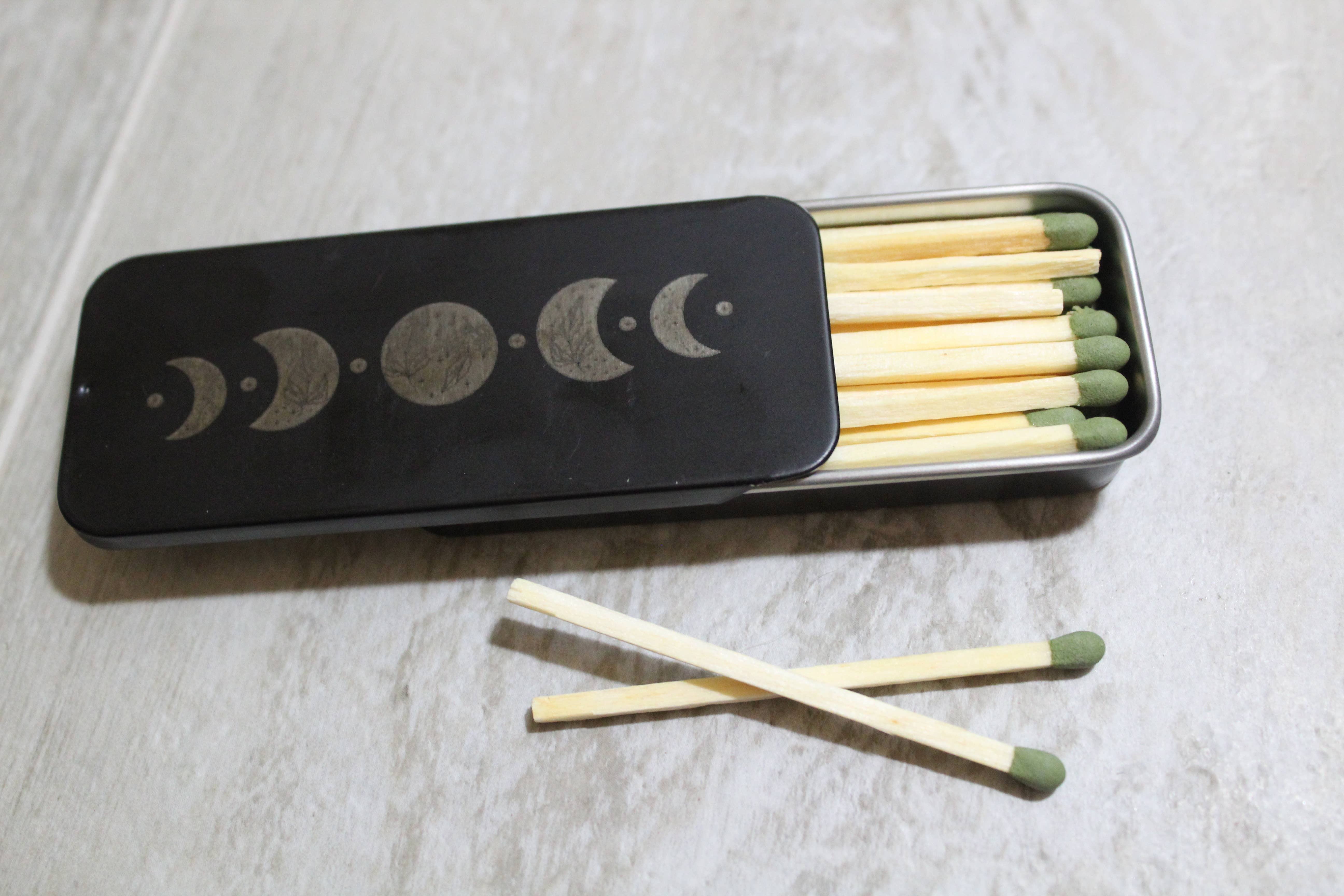 Raven Design - Wholesale Matches - Black Metal Match Refillable Tin3