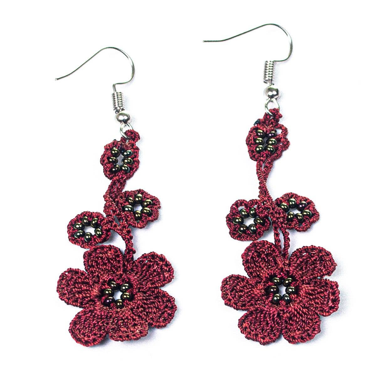 Silk Wool and Bijoux - Vendita all'ingrosso Orecchini pendenti - Orecchini a Fiore Violetta all’Uncinetto in Seta2