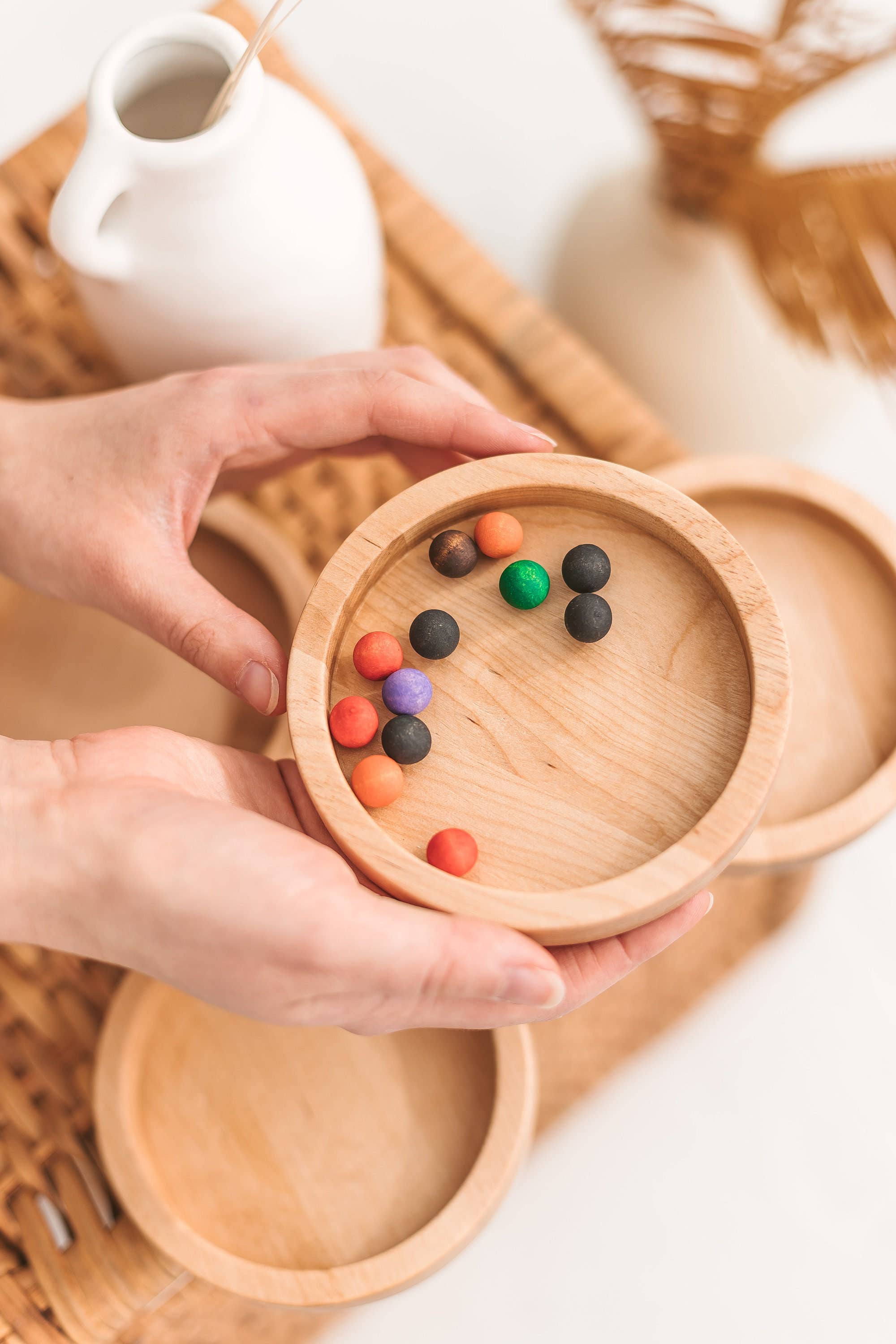 Woodinout - Wholesale Decorative Tray - Wooden round trays, 4 different sizes wooden plates set2