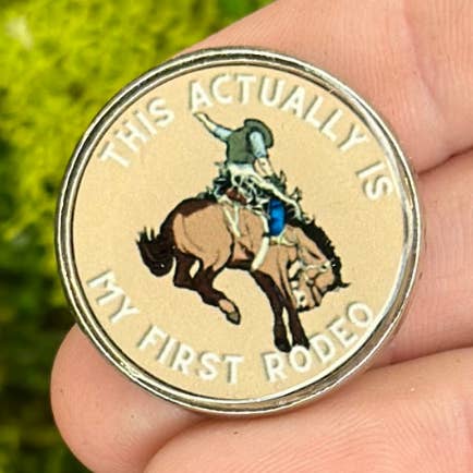 Das ist tatsächlich mein erstes Rodeo Emaille-Pin. für den Großhandel von The Shadow Witch
