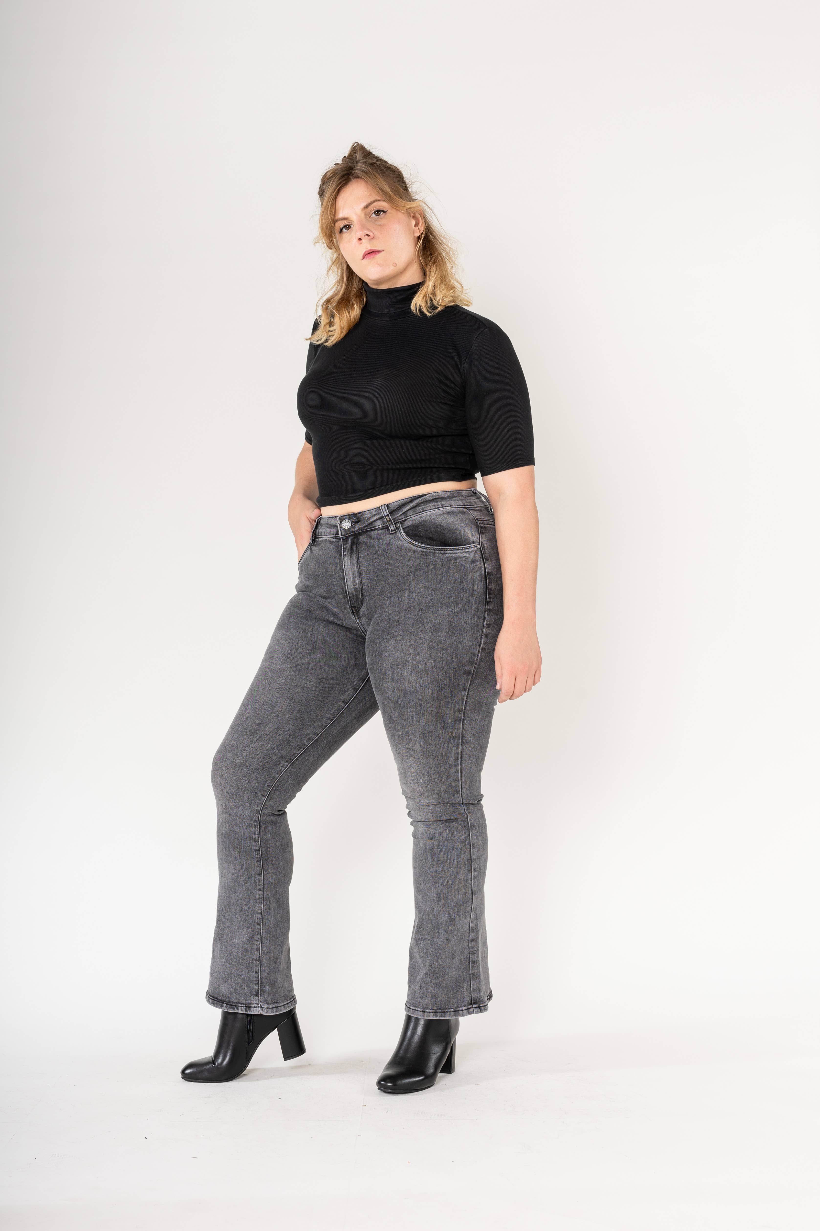 Nina Carter - Vendita all'ingrosso Jeans - Donna - Jeans a zampa elasticizzati vita alta per curve taglie comode (P201)17