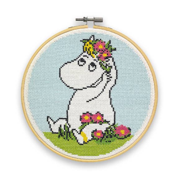 Mumin Kreuzstich-Set, Blumenarrangement mit Snorkmaiden-Blumenmotiv und andere Ergebnisse für moomin im Großhandel. Kostenlose Rücksendungen und 60-Tage-Zahlungsziel auf Faire im Trend auf Faire.