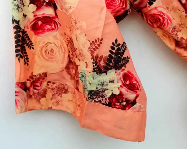 GYPSY STUDIO – Großhandel Bademantel – Damen – Indischer Kimono-Bademantel aus Crêpe-Seide für Abend- und Strandmode6