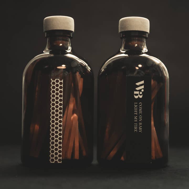 Botella Amber Match Striker para venta al por mayor de The Wandering Bee