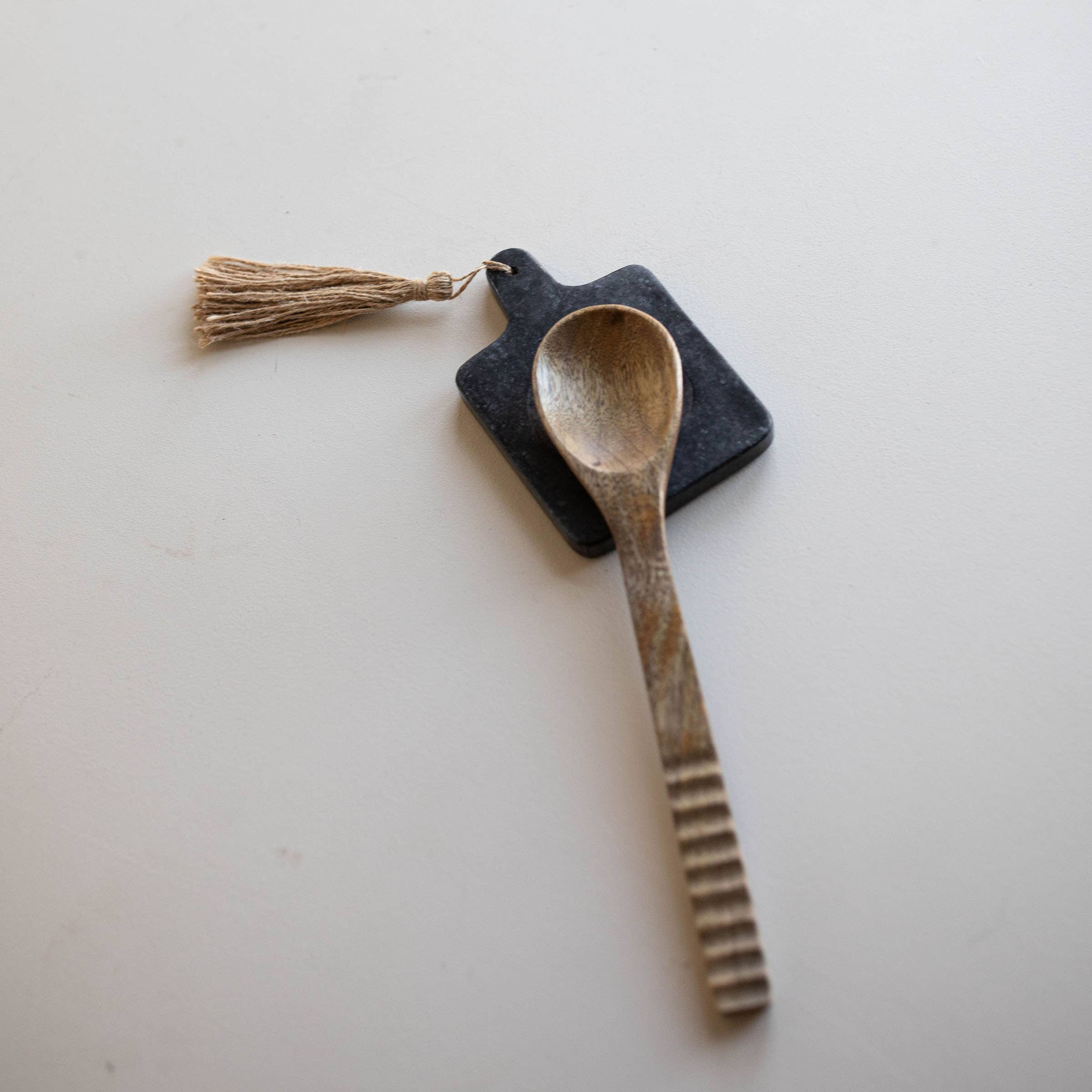 Foreside Home & Garden - Wholesale Spoon Rest - Keith Black Marble Paddle Spoon Rest with Jute Tassel5