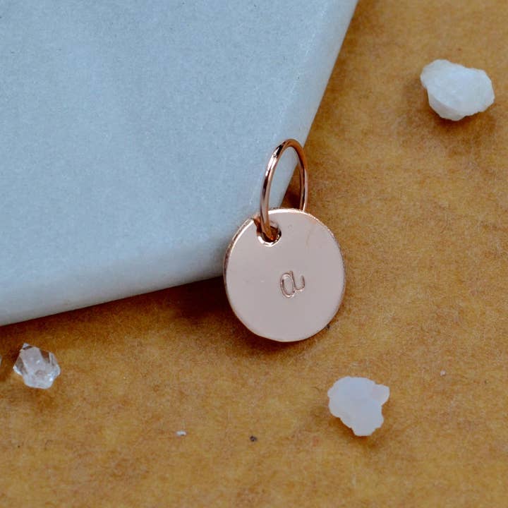 Foamy Wader – Engroshandel Vedhæng/charm – Alfabet Charm Set med små bogstaver med kursiv skrifttype - Triple Metal