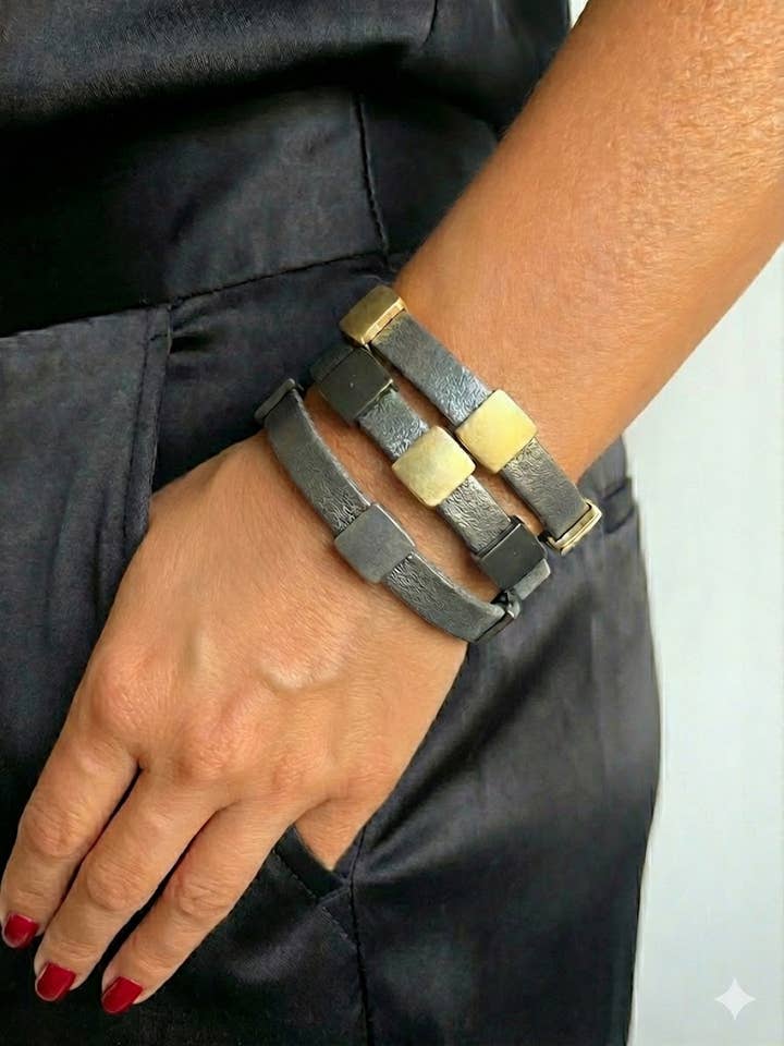 BÉATITUDE pour la vente par Escape from Paris