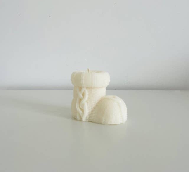 Sweet-Deco Creative - Wholesale Pillar Candle - Hand cast candle wool shoe3