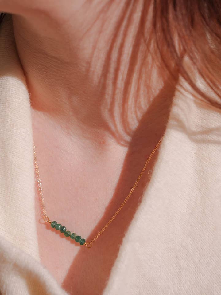 Grøn Onyx Crystal Bar Guld Halskæde for engroshandel hos Asher Grey