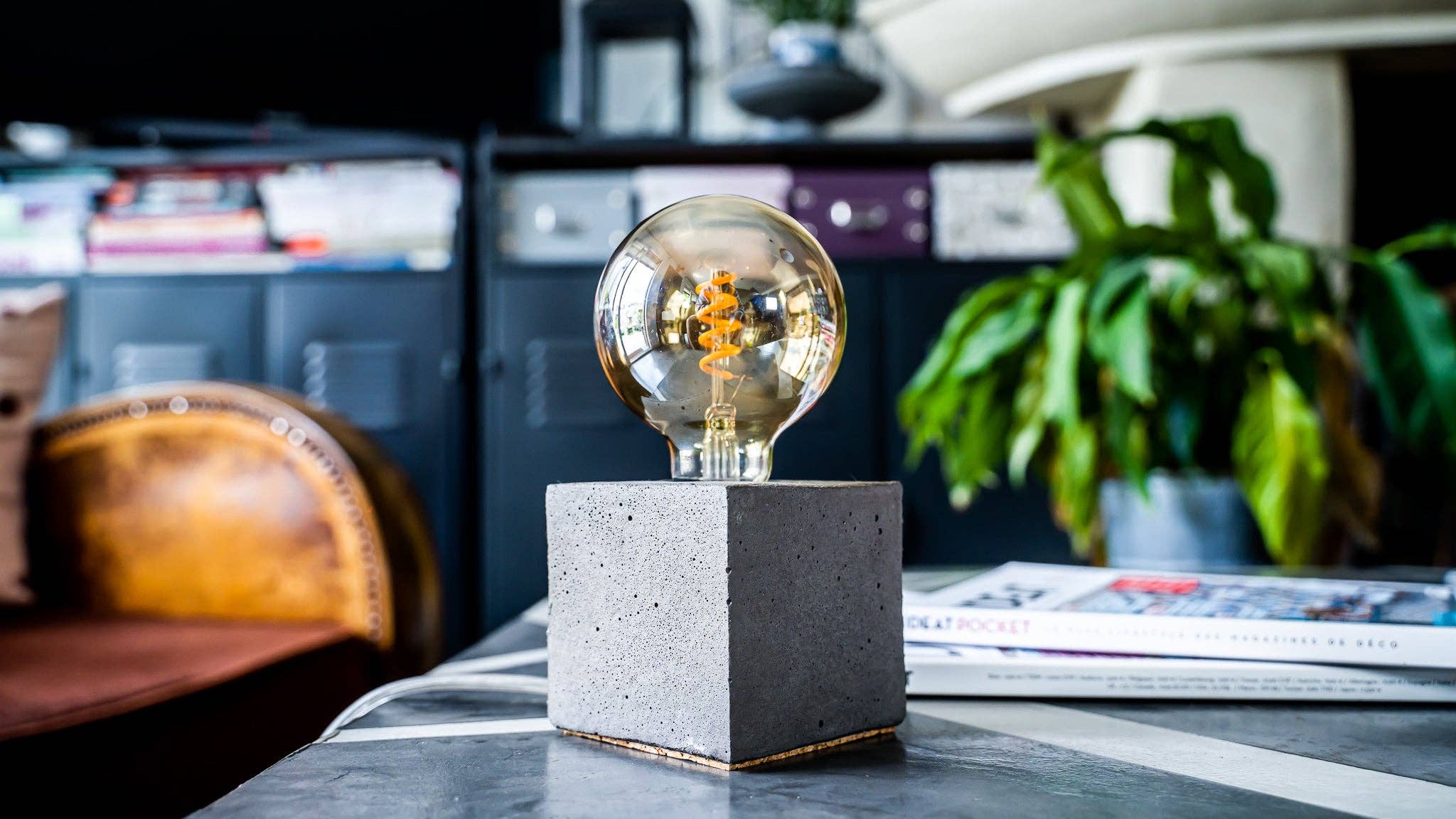 Junny - Wholesale Accent/Desk Lamp - Cube Lamp - Anthracite Concrete4