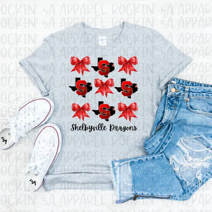 T-shirt personnalisé avec nœud esprit d'école pour la vente par Rockin’ 5A Apparel