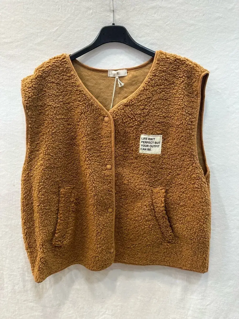 Mimi & Gogo - Wholesale Outerwear Vest - Women's - Fleece Vest With Patch @3399_GiEcussonMoumoute0