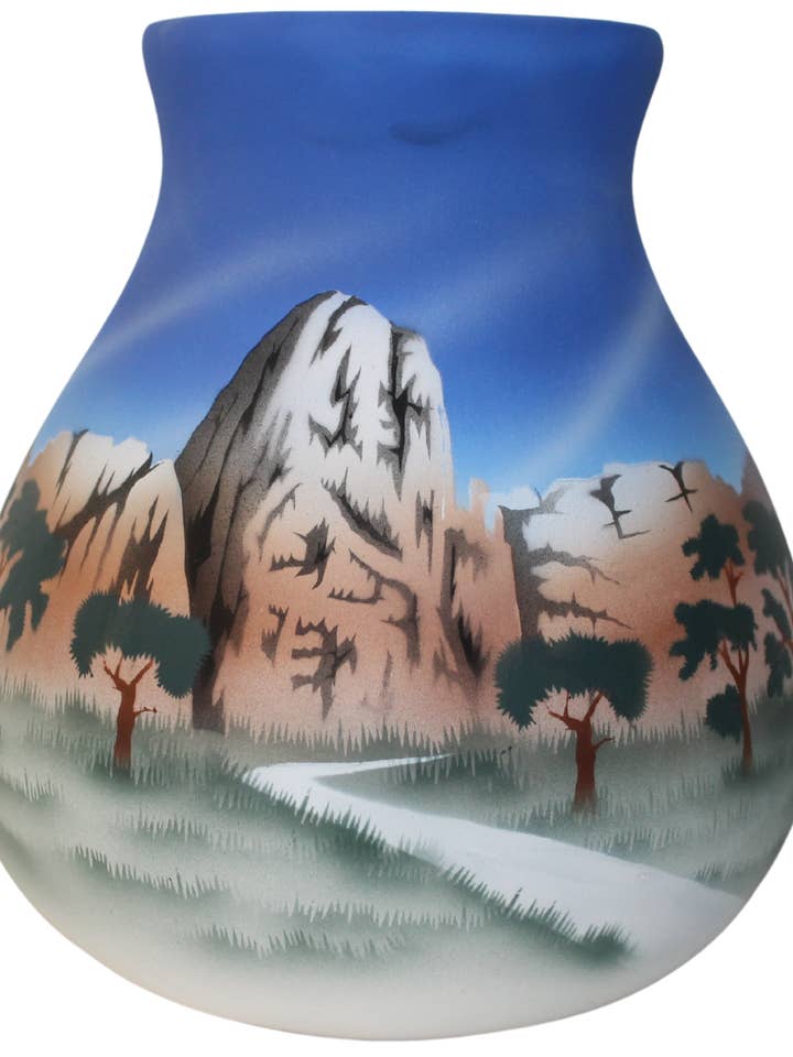 GWT052 Great White Throne 8 1/2 x 9 1/2 Pot for wholesale by Cedar Mesa Pottery