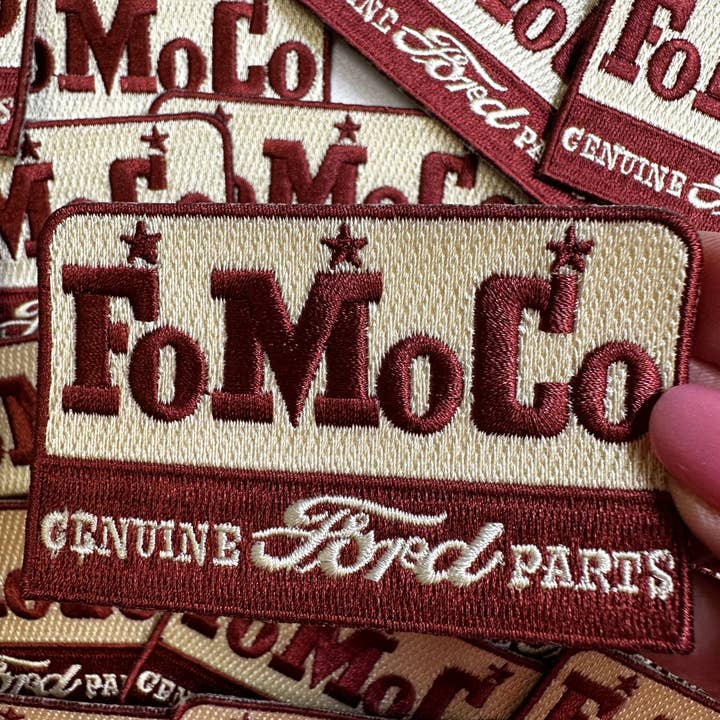 Aloe and Milk Boutique - Vente Écusson - FoMoco, écusson pour voitures anciennes, écussons automobiles, écussons vintage