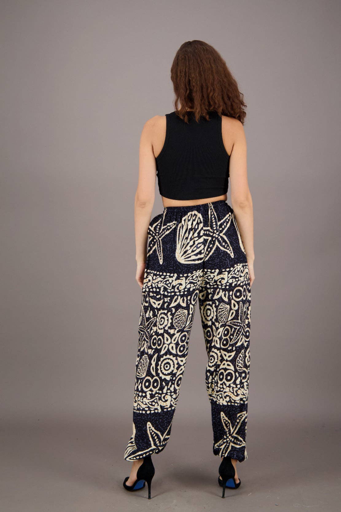 Colores surtidos Pantalones de resort con estampado de estrellas de mar y estrellas de mar THP-9172 de venta al por mayor en Faire21