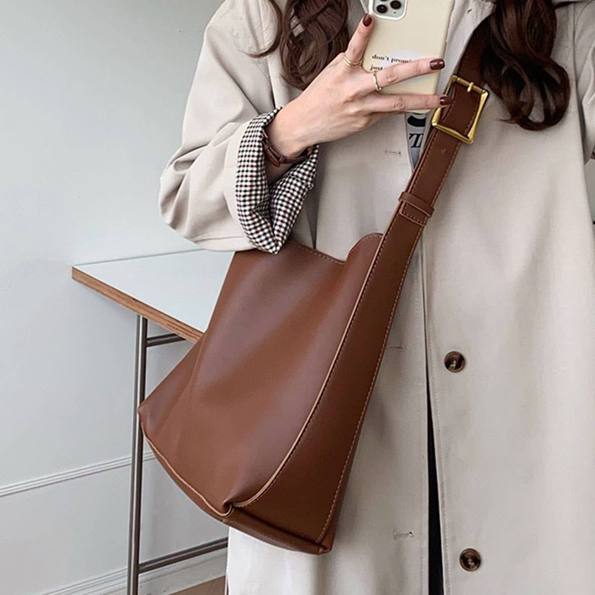 ACCITY - Wholesale Shoulder Bag - Women's - SIMPLE LEISURE BUCKET MESSENGER BAG_CWAB09648