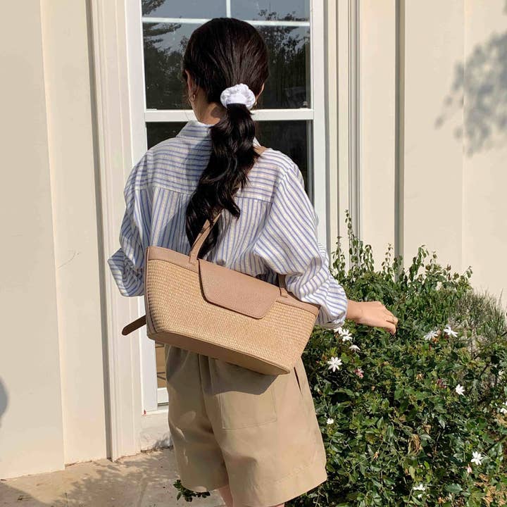 Pretty Persuasions – wholesale Shoulder bag – women's – P25036 Long Straw Shoulder Bag