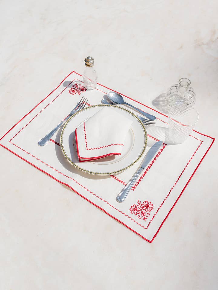 Individuell Spjälsäng, Vit med Röd, Premium Linne- och Bomullsblandning för wholesale av Mariaida Home