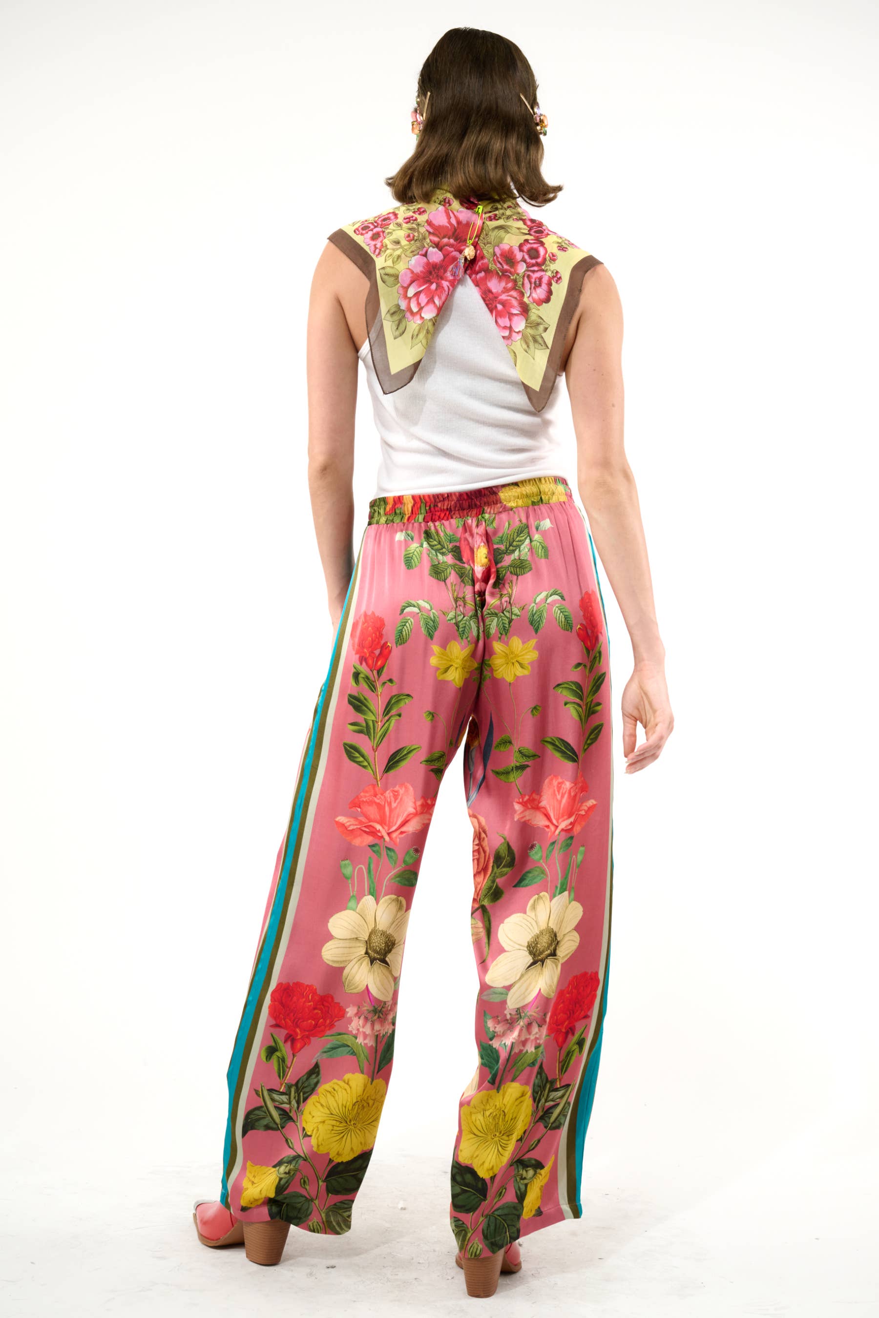 Dusty Rose Floral Mijn Valentijnsbroek voor groothandel op Faire9