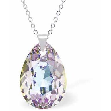 Österreichische Kristall-Spezial-Halskette in Birnentropfenform in Vitrail Light. für den Großhandel von Byzantium Collection Ltd