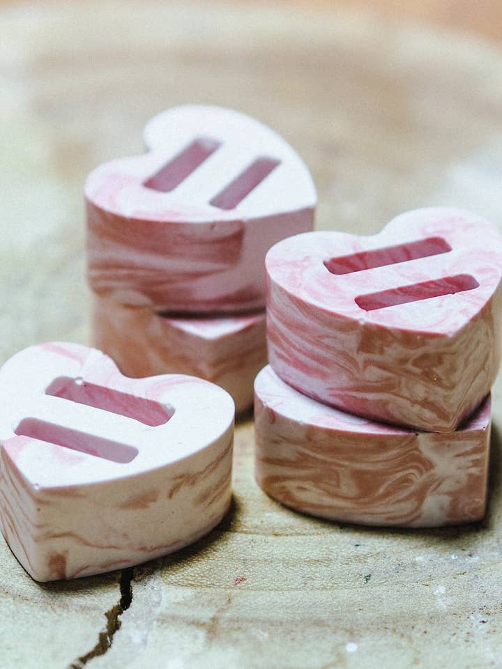 Marmorerede ringholdere for engroshandel hos Studio Dawn